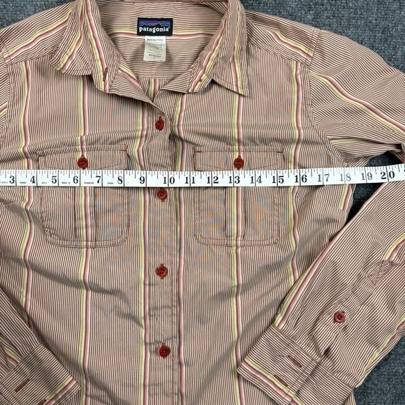PATAGONIA Women’s Striped Long Sleeved Button down shirt size: 4 - Picture 4 of 5
